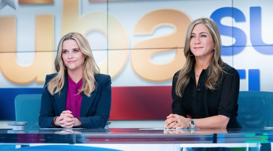 The Morning Show 2: Bradley Jackson (Reese Witherspoon) and Alex Levy (Jennifer Aniston). Credits: Apple TV+